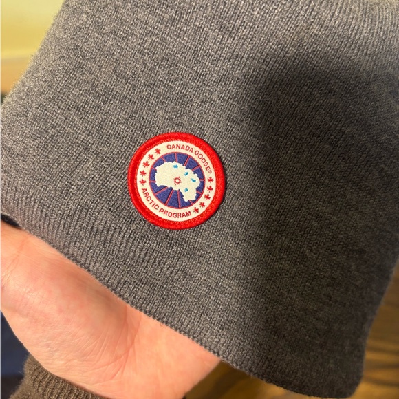 Canada Goose Standard Toque - Picture 3 of 6